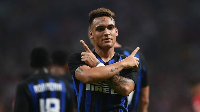 MADRID, SPAIN - AUGUST 11: Lautaro Martínez of FC Internazionale #10 celebrates after scoring the opening goal during the International Champions Cup 2018 match between Atletico Madrid and FC Internazionale at Estadio Wanda Metropolitano on August 11, 2018 in Madrid, Spain. (Photo by Claudio Villa - Inter/FC Internazionale via Getty Images)