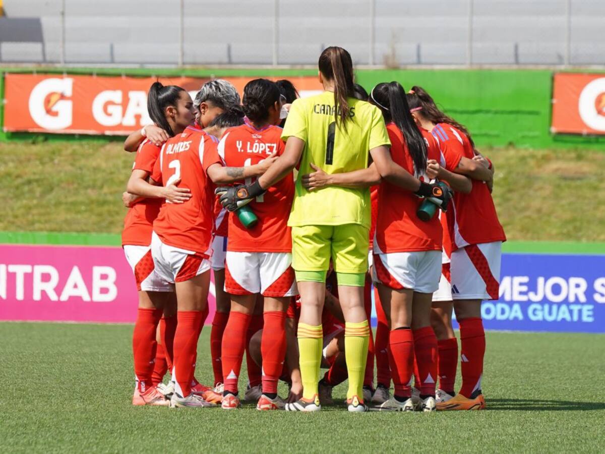 Con solo cinco jugadoras del extranjero: La Roja Femenina tiene nómina para enfrentar a Ecuador