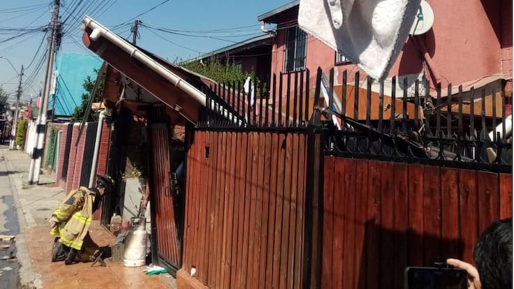 Gran explosión por gas en casa de Pudahuel deja varias personas heridas