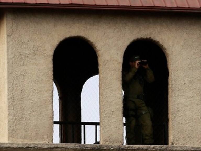 Atacan con bombas molotov una parroquia en Lo Espejo