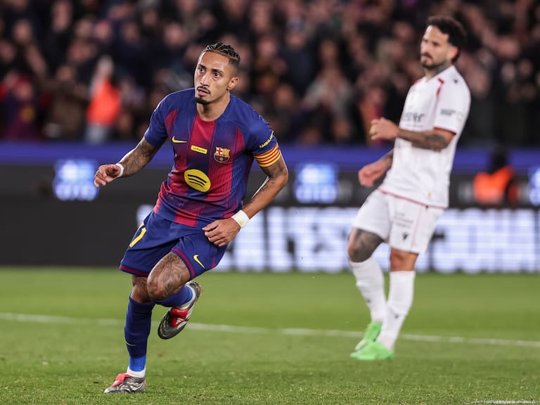 Con un Raphinha imparable, Barcelona estira su ventaja en el liderato de La Liga Española