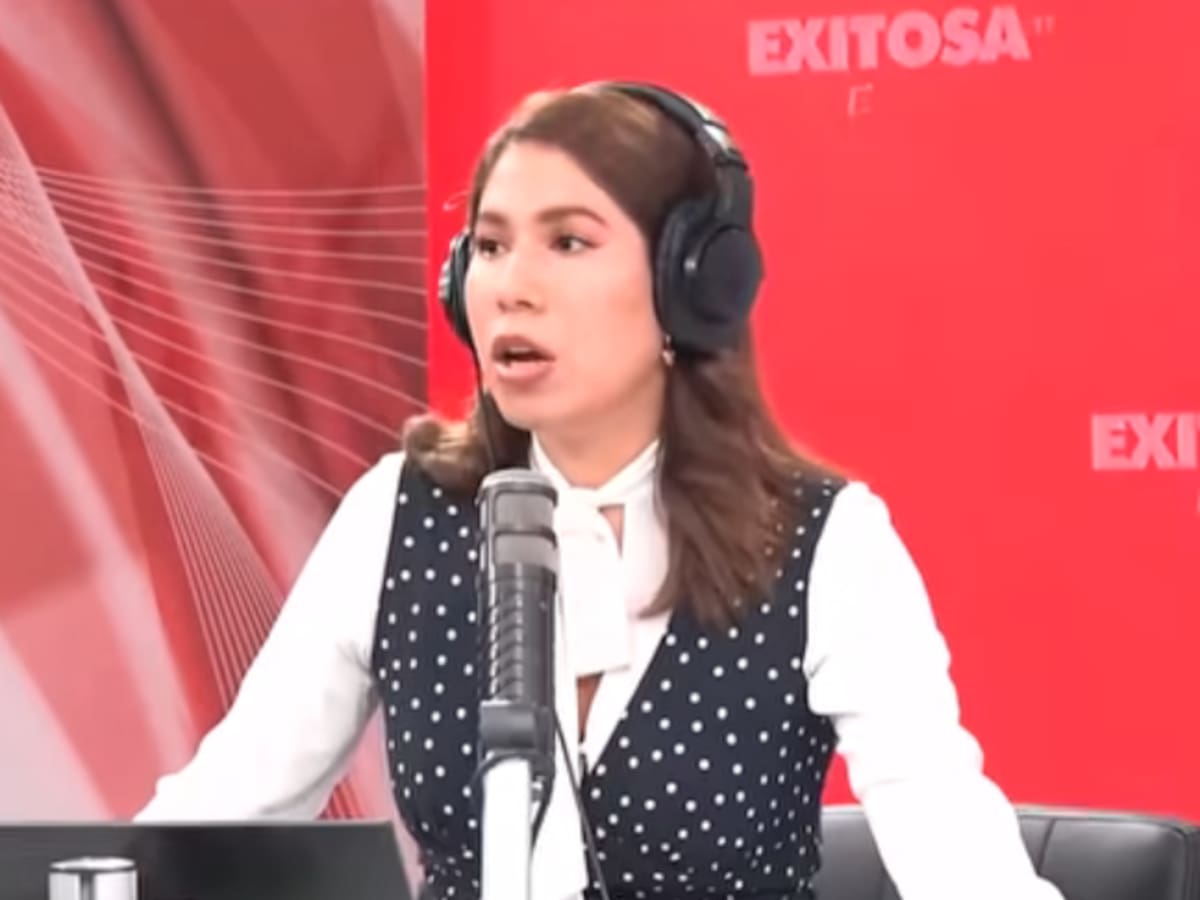 Presentadora de radio reacciona a fuerte temblor en pleno directo: el momento se hizo viral