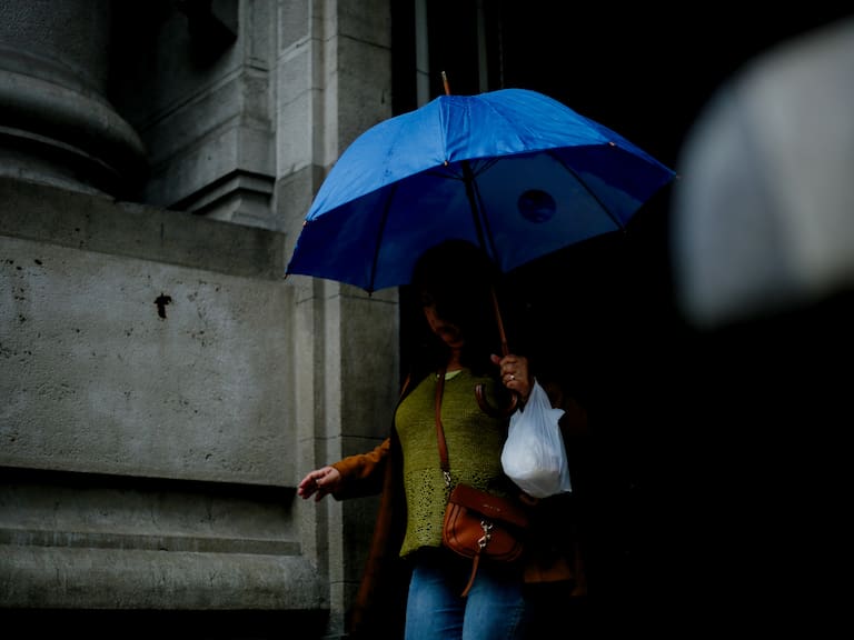 Lluvia en Santiago hoy miércoles: ¿Qué comunas recibirán más agua y a qué hora termina?