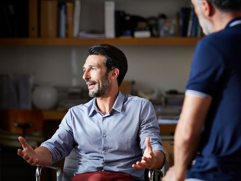Qué es el ‘boomerasking’, el hábito que puede arruinar tus relaciones sociales sin que lo notes
