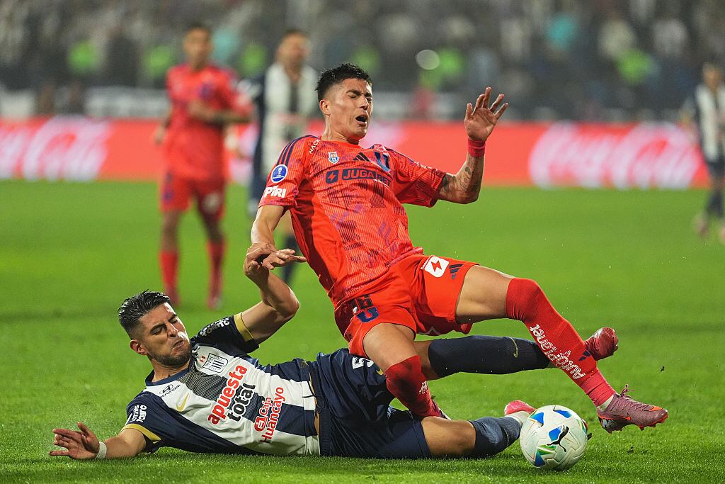 Carlos Zambrano se fue expulsado ante la U