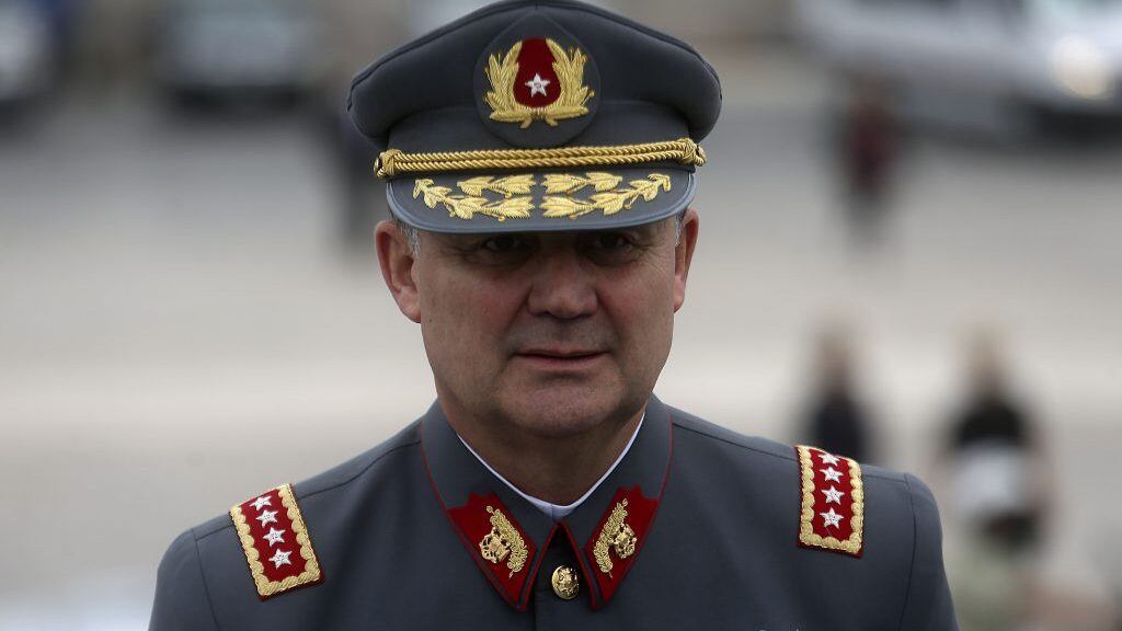 21 de Mayo de 2019/IQUIQUEEl Presidente de la República, deposita una ofrenda floral en Boya de la Esmeralda, en la Ciudad de Iquique. en la imagen el Comandante en Jefe del Ejército, Ricardo Martínez.
FOTO: CRISTOBAL ESCOBAR/AGENCIAUNO