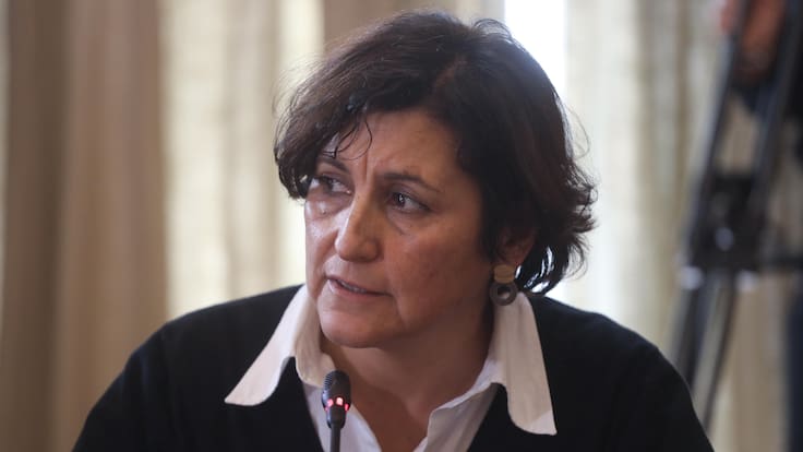 Cirugía exprés en el Hospital Salvador: operación a madre de ministra Ximena Aguilera desata polémica interna