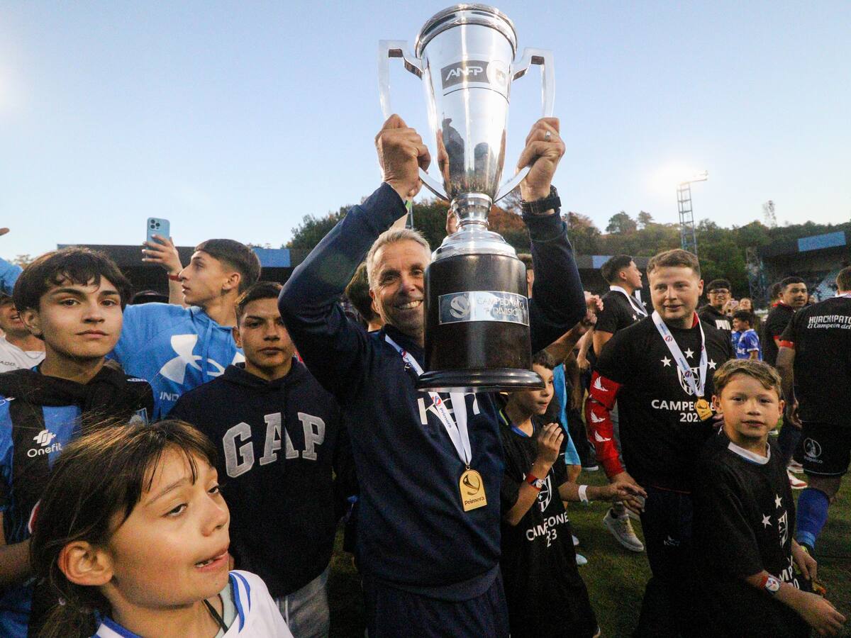 La despedida de Gustavo Álvarez de Huachipato: “Toca mirar hacia adelante en busca de nuevos desafíos”