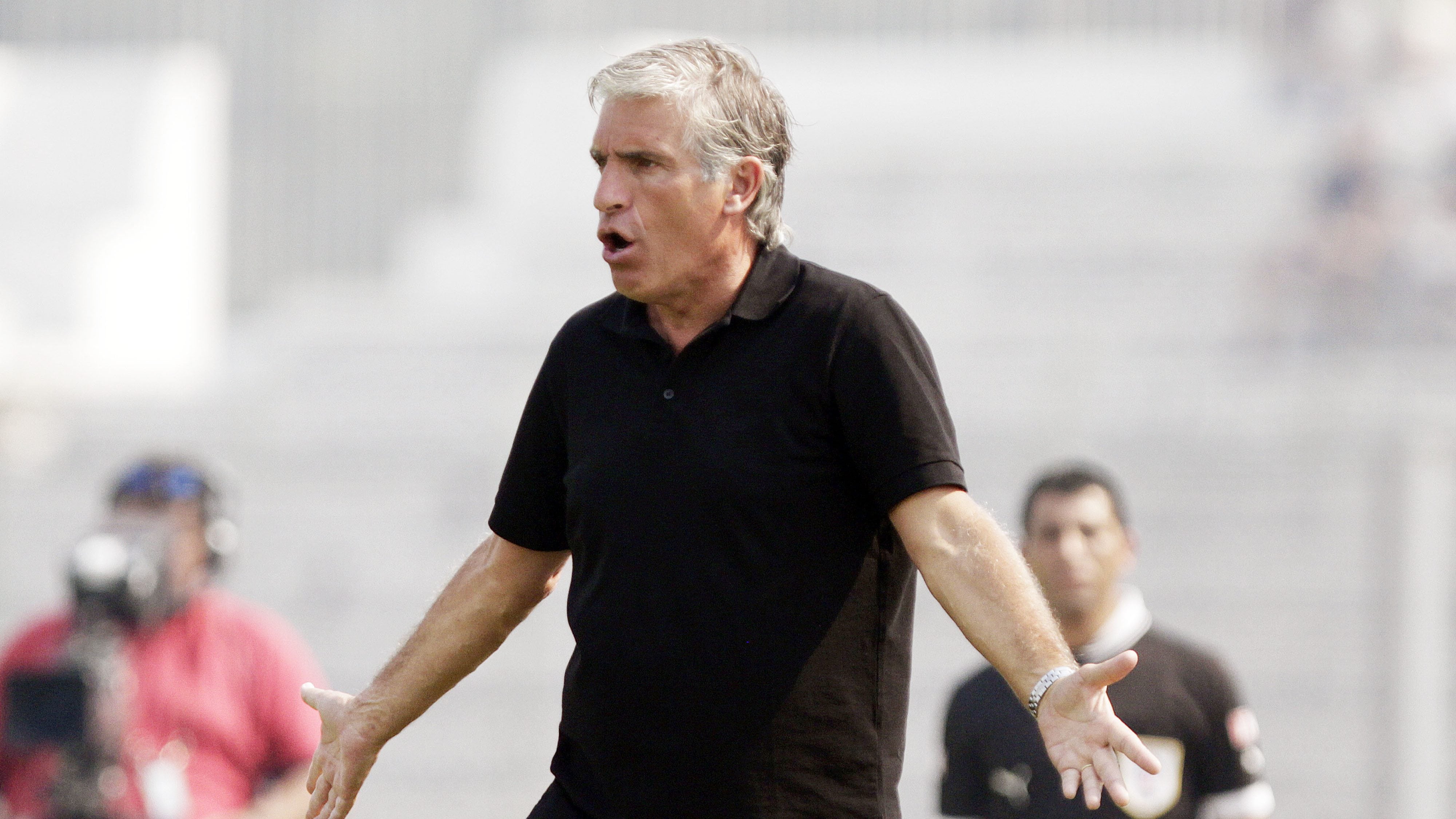 04 de Enero de 2014/SANTIAGO Omar Labruna, durante el partido válido por la primera fecha del Campeonato Scotiabank Clausura Temporada 2013-2014, entre Palestino vs Everton , disputado en el Estadio La Cisterna.
FOTO:RODRIGO SÁENZ/AGENCIAUNO