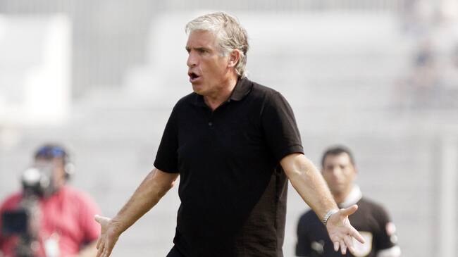 04 de Enero de 2014/SANTIAGO Omar Labruna, durante el partido válido por la primera fecha del Campeonato Scotiabank Clausura Temporada 2013-2014, entre Palestino vs Everton , disputado en el Estadio La Cisterna.
FOTO:RODRIGO SÁENZ/AGENCIAUNO