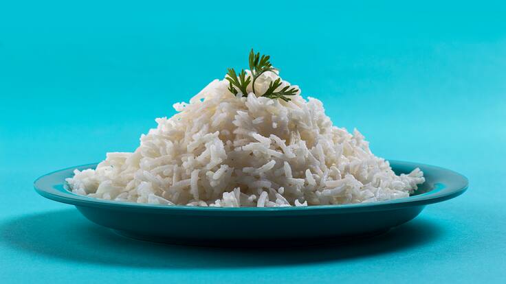 ¿Debería lavar el arroz antes de cocinarlo? Cuál es la respuesta que entregan los expertos