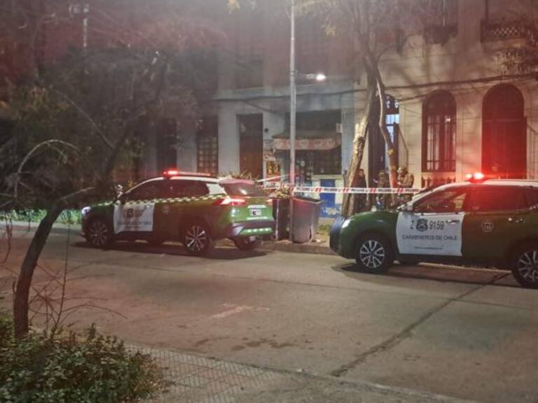 Fatal caída tras discusión en Santiago Centro: un muerto y un herido grave