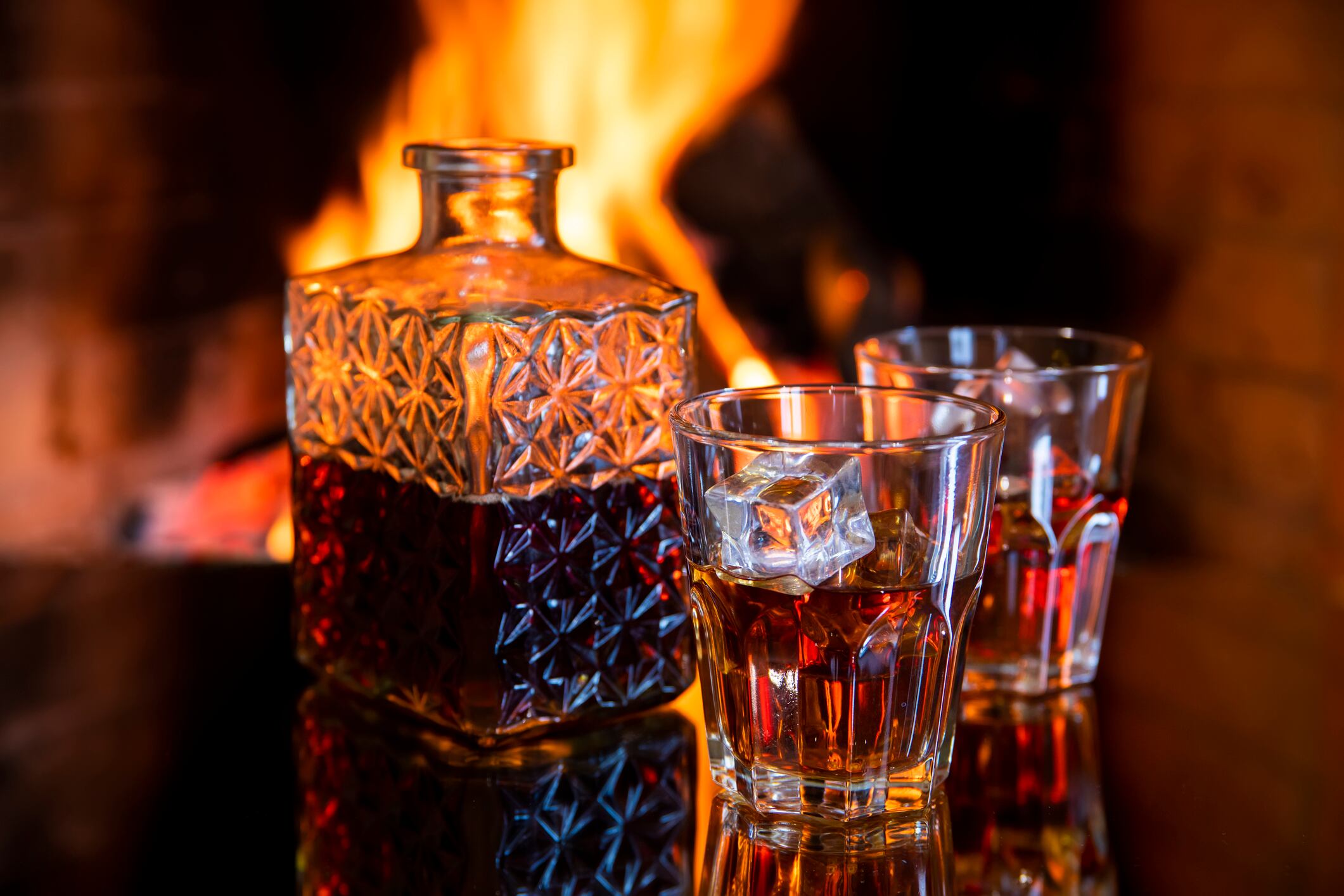 Qué significa la palabra whisky (y cómo se originó la popular bebida)
