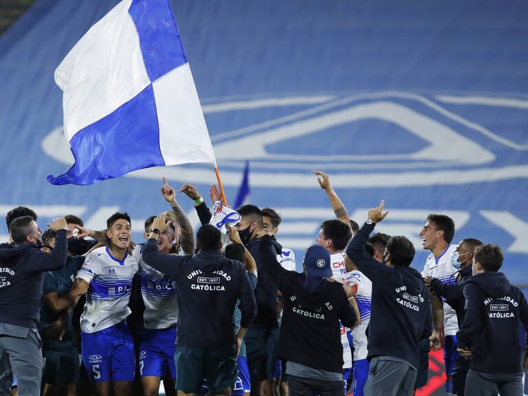 Simbólica: Revive la vuelta olímpica de Universidad Católica tras consagrarse tricampeona
