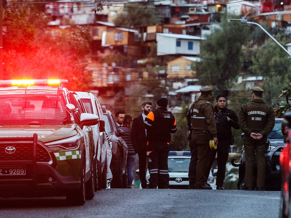 Sujetos maniataron y asaltaron a familia en Vitacura: un adolescente fue detenido tras extensa persecución policial