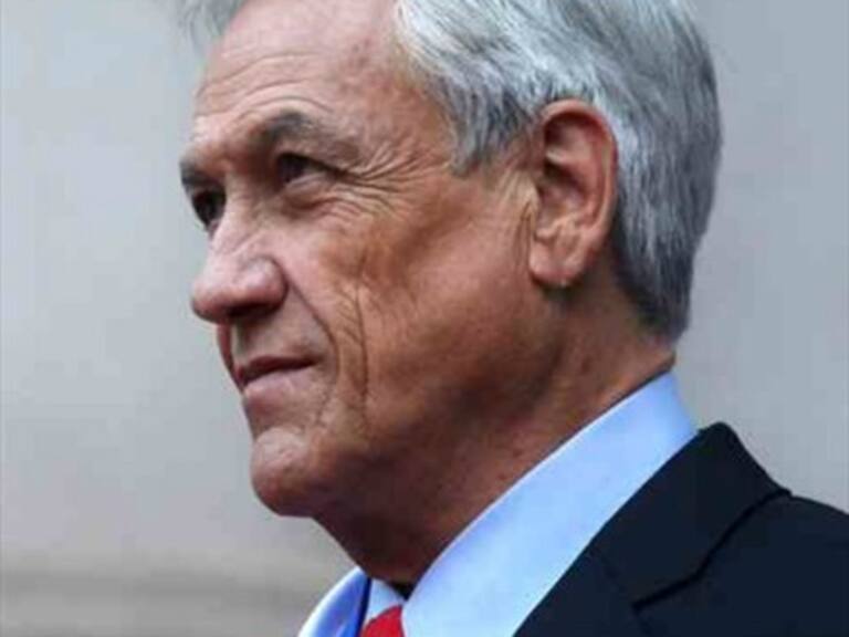 Cadem: Piñera baja un punto y se posiciona con un 50% de aprobación