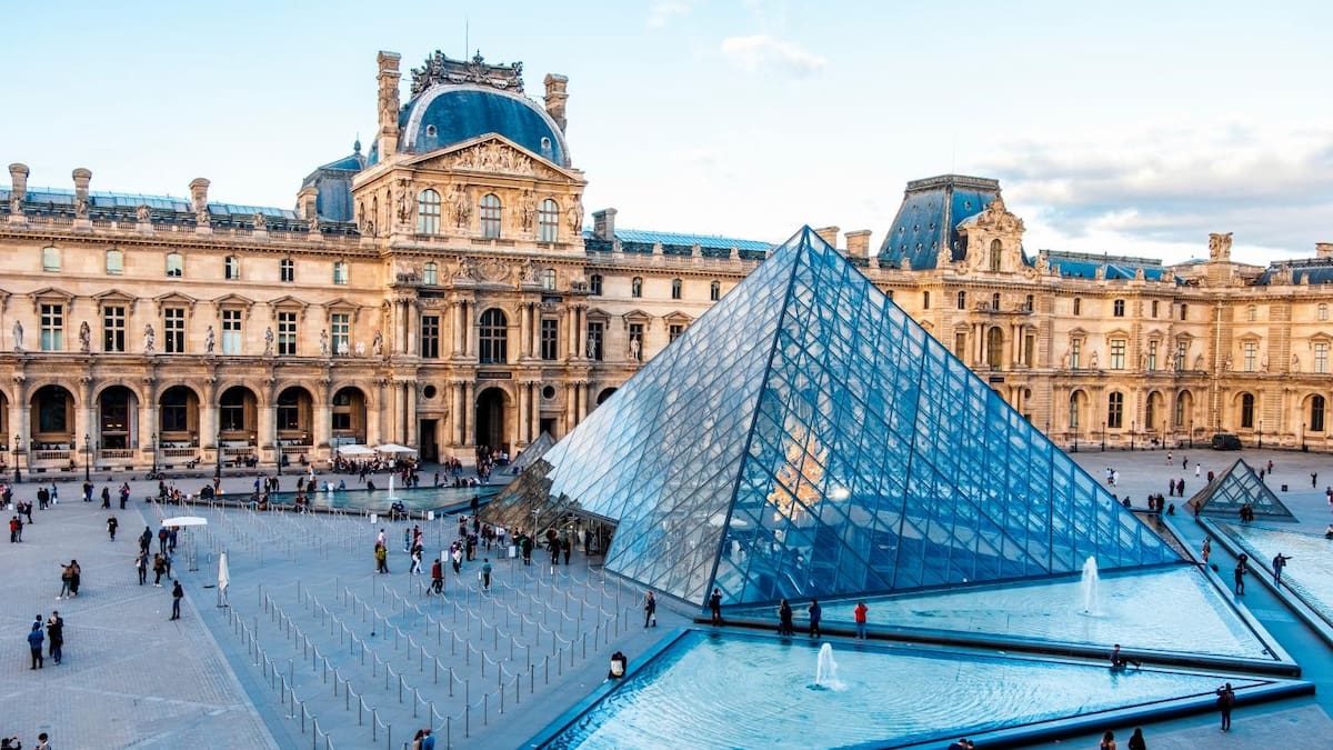 Tardaron solo siete minutos: estas son las piezas que se llevaron en el robo del Louvre