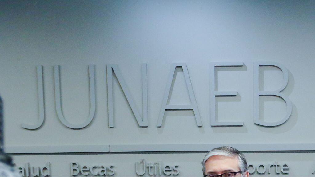 Junaeb, 1024x576 jpg ok, robo de computadores,