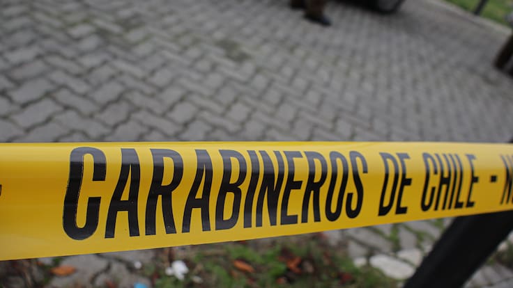Hombre muere tras ser atacado en paradero en el centro de Santiago: un sospechoso fue detenido portando un cuchillo