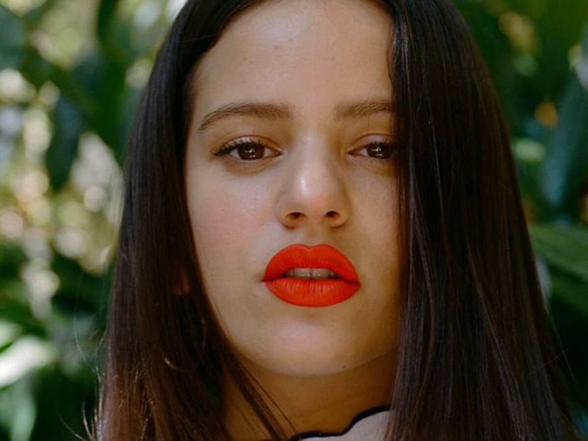 ¿Se viene colaboración? Misteriosa interacción digital entre Rosalía y cantante urbano chileno genera emoción en redes sociales