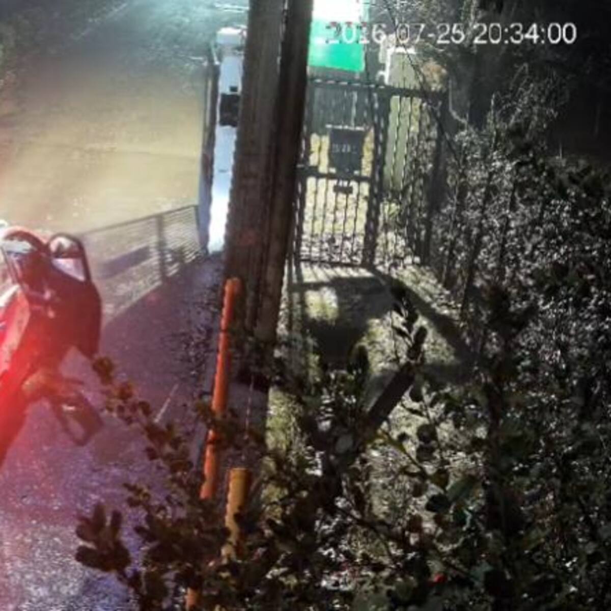Violento portonazo en Colina: delincuentes intimidaron a conductor con un rifle
