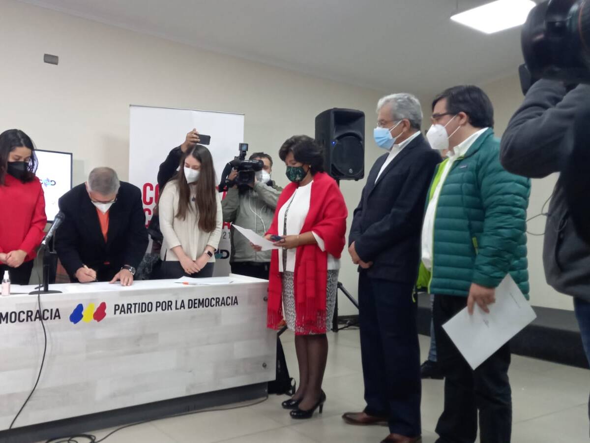 Yasna Provoste inscribió su candidatura para consulta ciudadana: acusó «encerrona» de Narváez y Maldonado