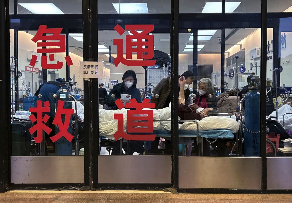 Hospital de Shanghai recibe pacientes con covid-19