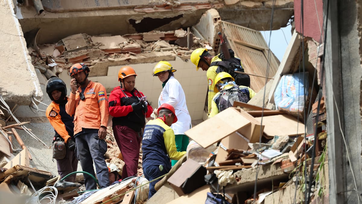 Gobierno detalla operativo chileno en Venezuela: así es como Bomberos trabaja en las zonas más afectadas por el terremoto