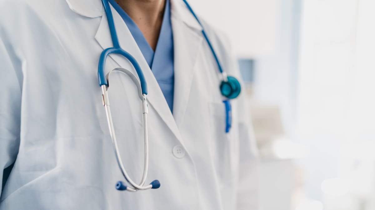 Debe devolver $10 millones: El “negocio” privado que Contraloría detectó al director del Hospital de Melipilla