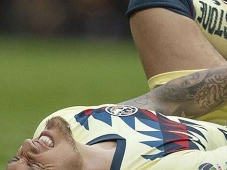 Nicolás Castillo mostró la cicatriz que le dejó la operación en el tobillo derecho