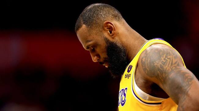 Lesión rodilla LeBron James