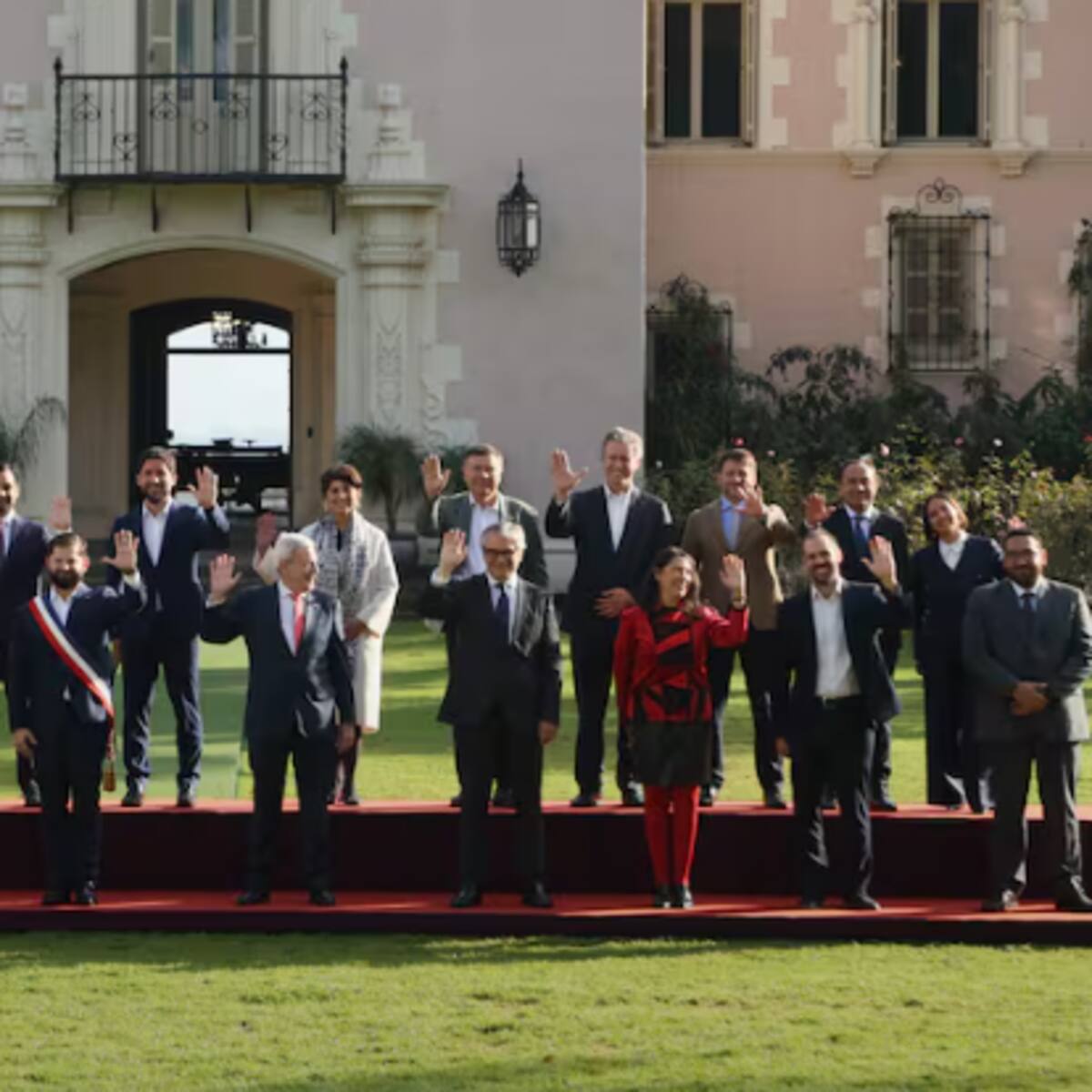 Presidente Boric encabeza foto oficial en la antesala de su última Cuenta Pública