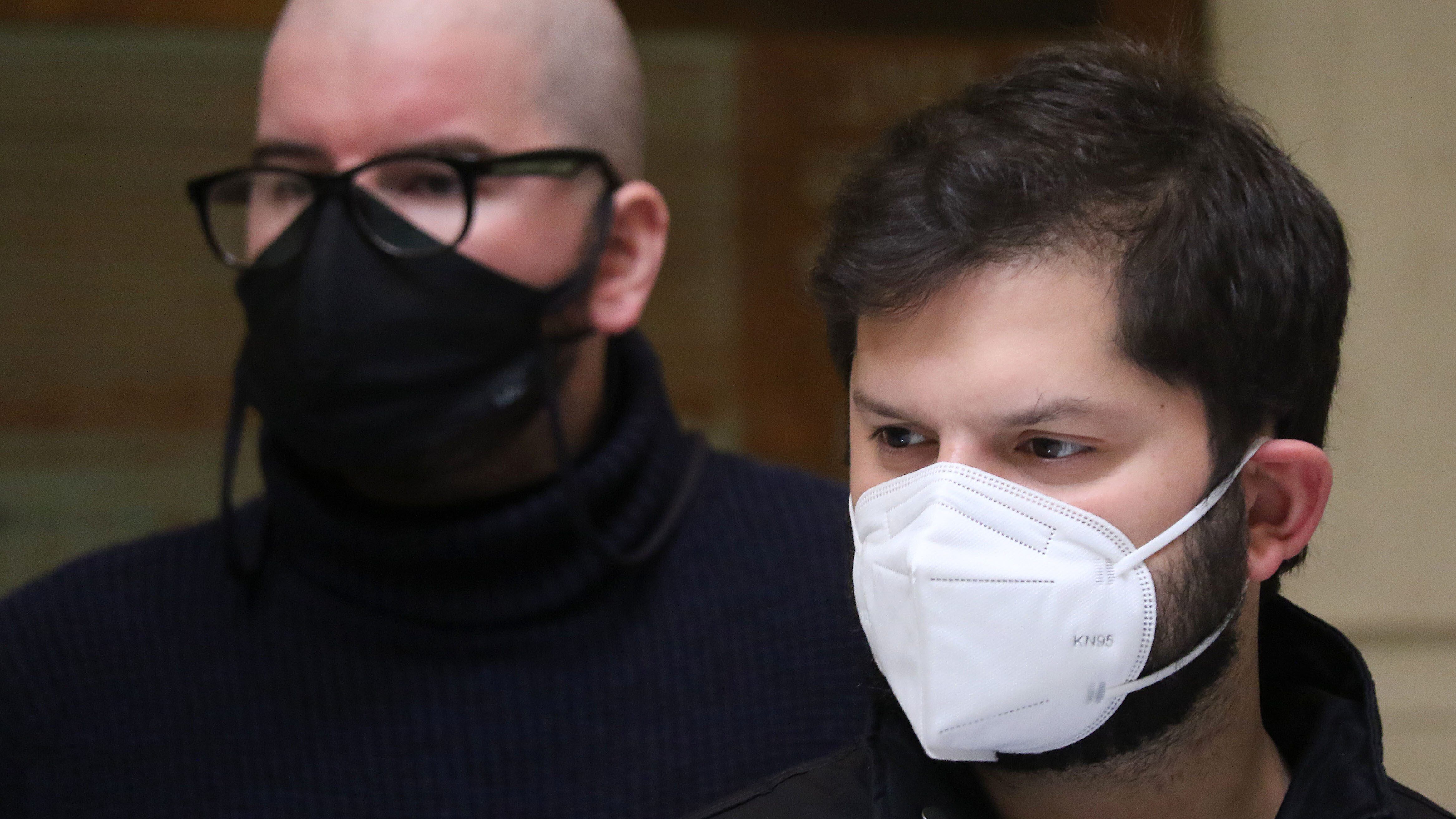 Giorgio Jackson envió "corazón coreano" a Gabriel Boric