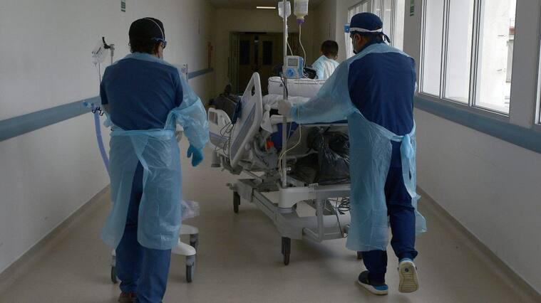 21 de Enero de 2022 / IQUIQUEEl alza en los contagios por Coronavirus produjo un mayor arribo de pacientes Covid positivo a la UCI del hospital Dr. Ernesto Torres Galdames
FOTO: CRISTIAN VIVERO BOORNES / AGENCIAUNO
