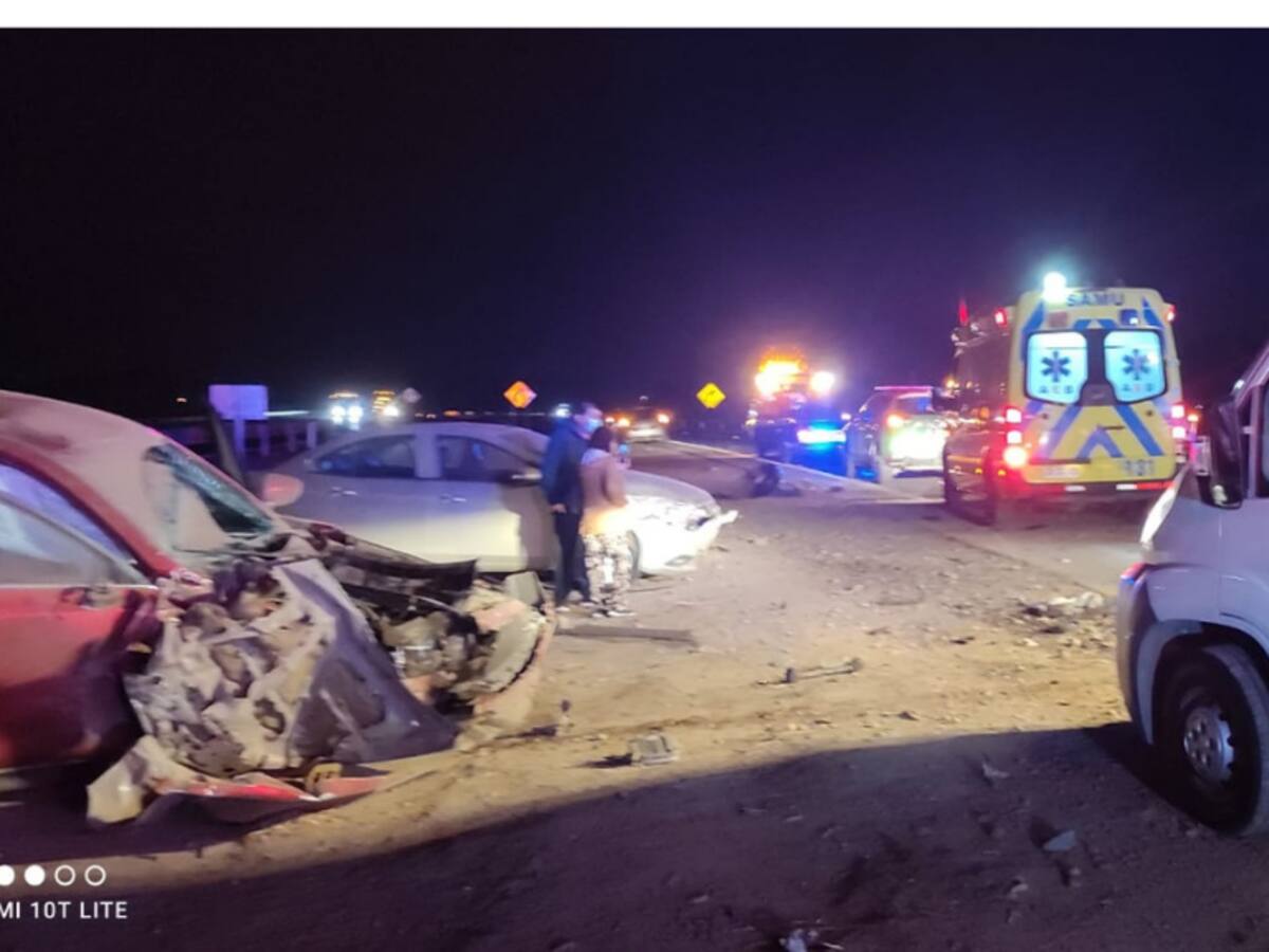Accidente de tránsito en Ruta 5 Sur deja tres fallecidos y ocho lesionados