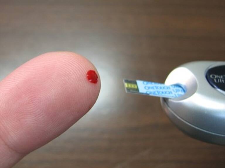 Farmacias populares venderán glucómetros casi un 90% más baratos que su valor comercial