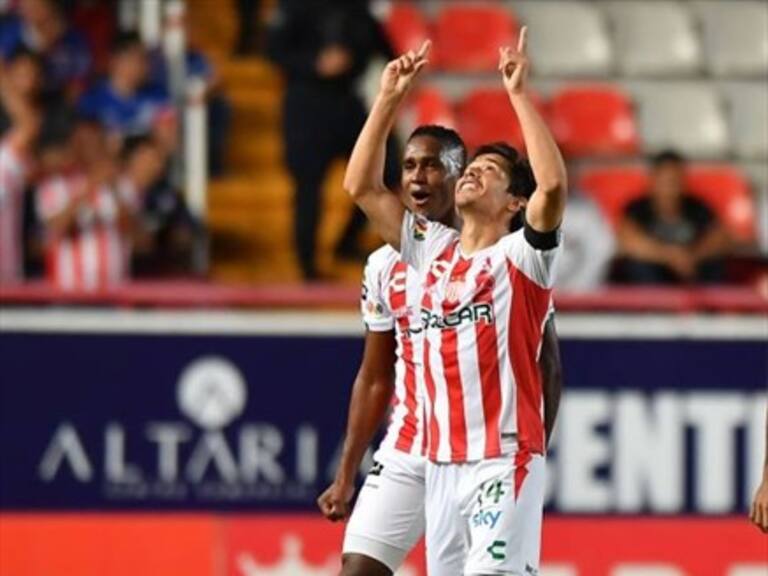 Matías Fernández anota golazo en triunfo del Necaxa sobre Cruz Azul