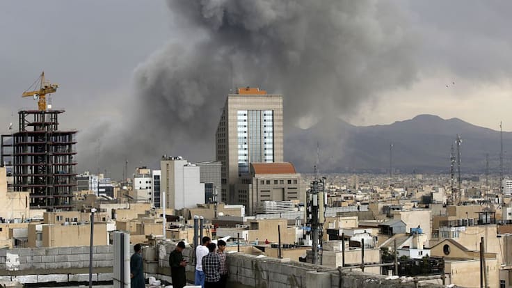 Gasolina, comercio y seguridad: lo que el conflicto de Medio Oriente significa para Chile