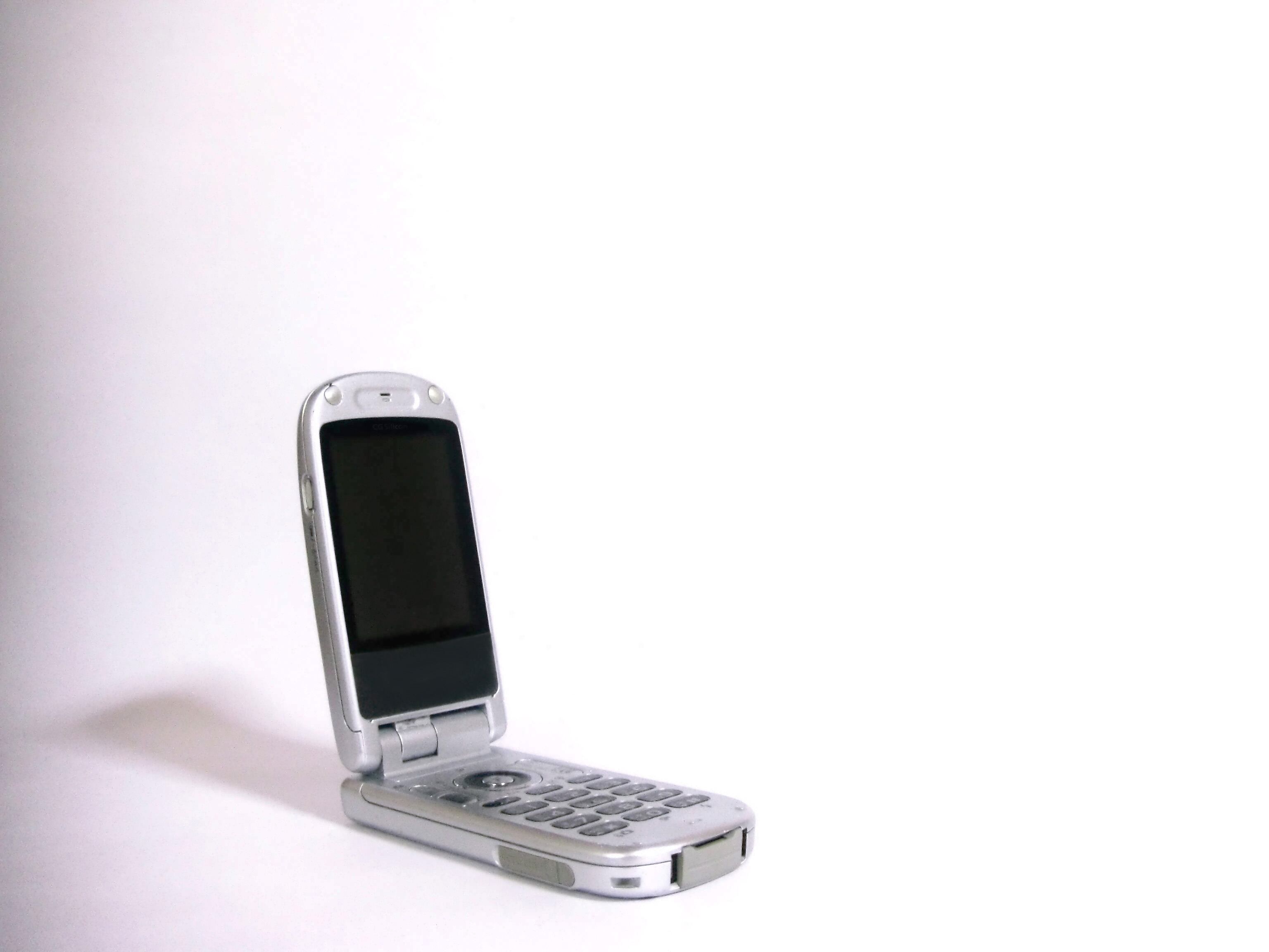 Teléfono móvil plegable | Getty Images