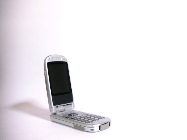 Teléfono móvil plegable | Getty Images