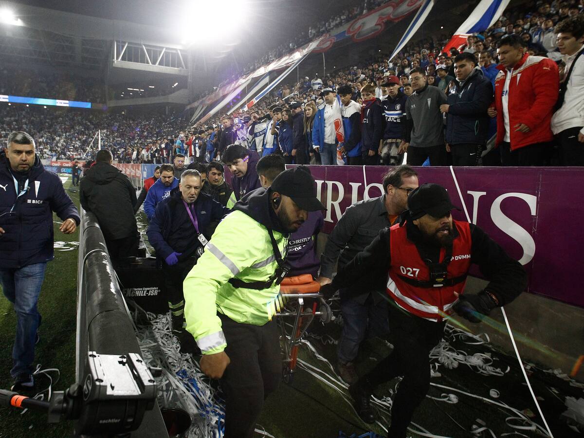 El dramático momento que interrumpió el clásico entre la UC y Colo Colo