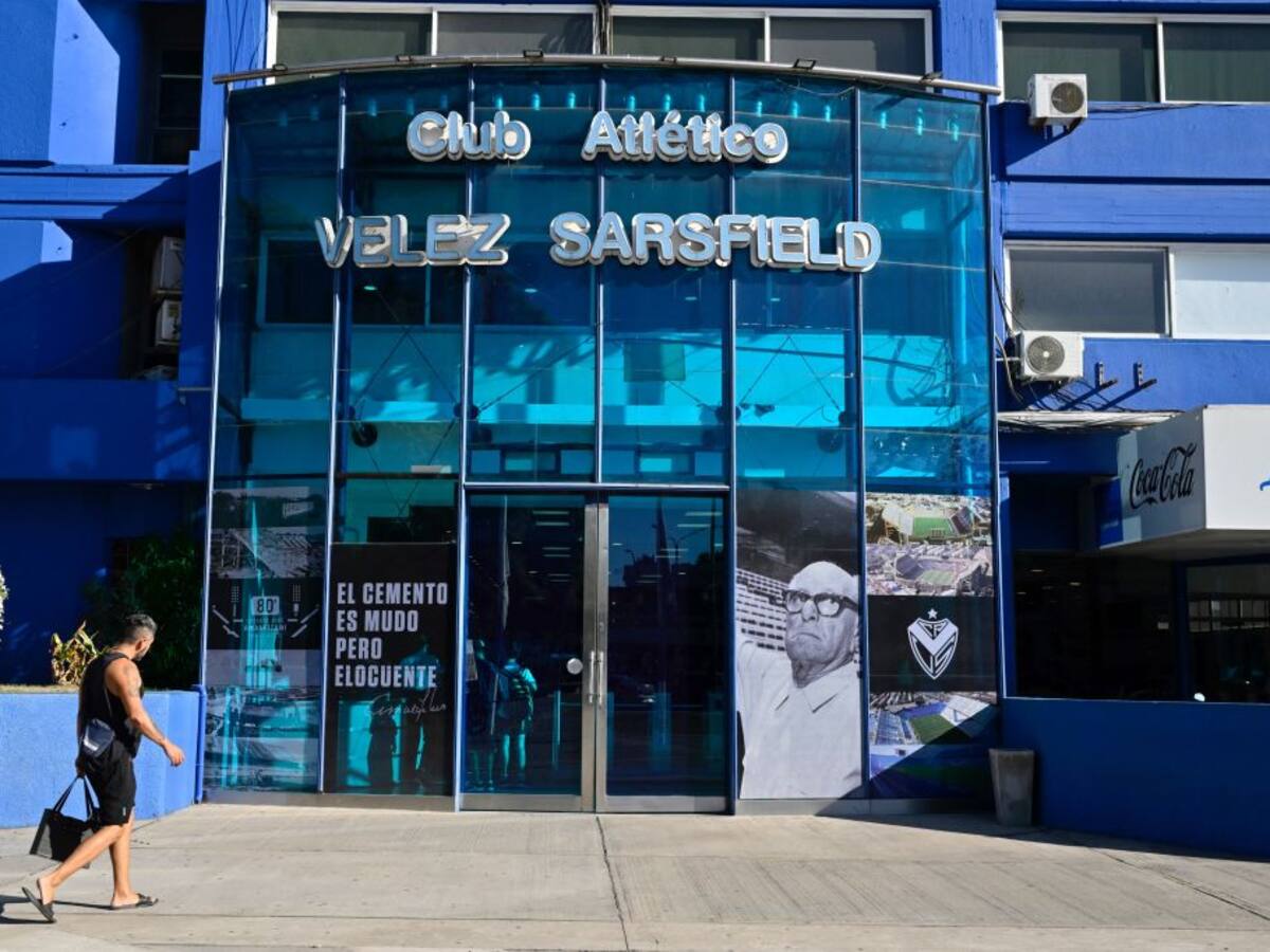 Vélez Sarsfield separó a cuatro futbolistas luego de ser acusados de abuso sexual a una mujer