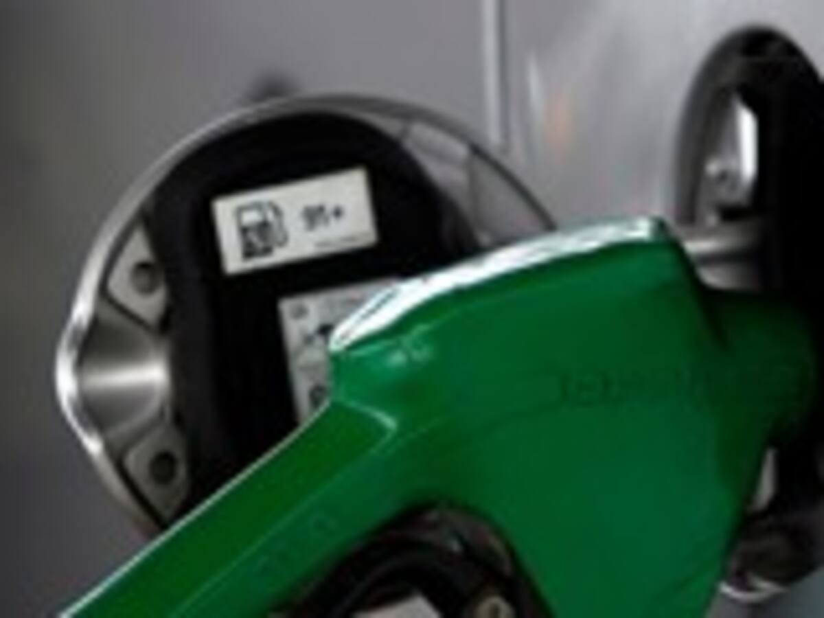 Este jueves bajarán los precios de las bencinas