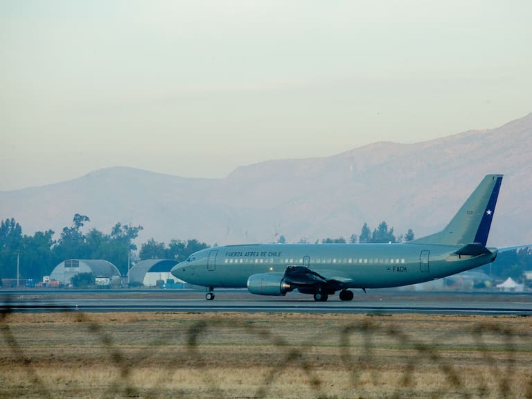 Con escala en Bolivia y destino final Colombia: 80 migrantes son expulsados de Chile en nuevo vuelo