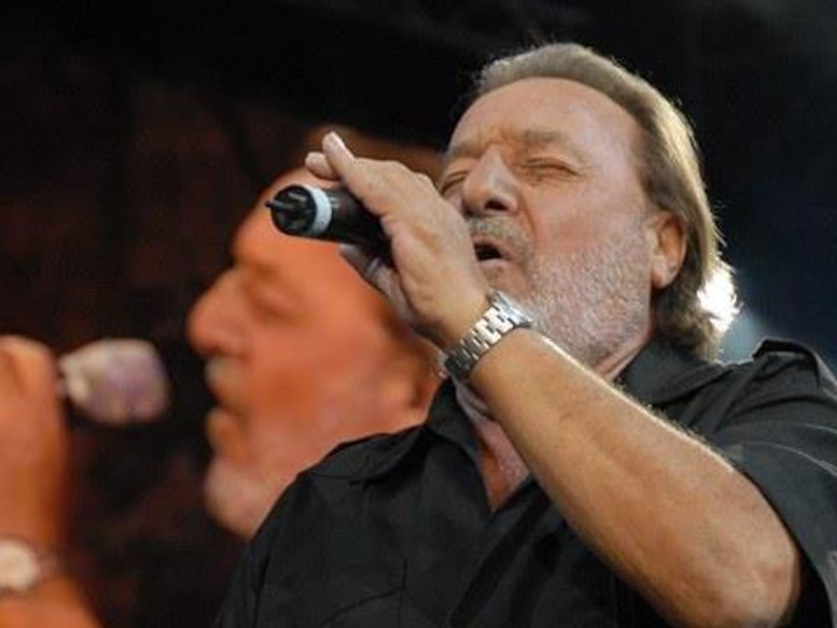 La trágica situación de Patricio Manns a los 83 años: quedó viudo y debe millonaria deuda