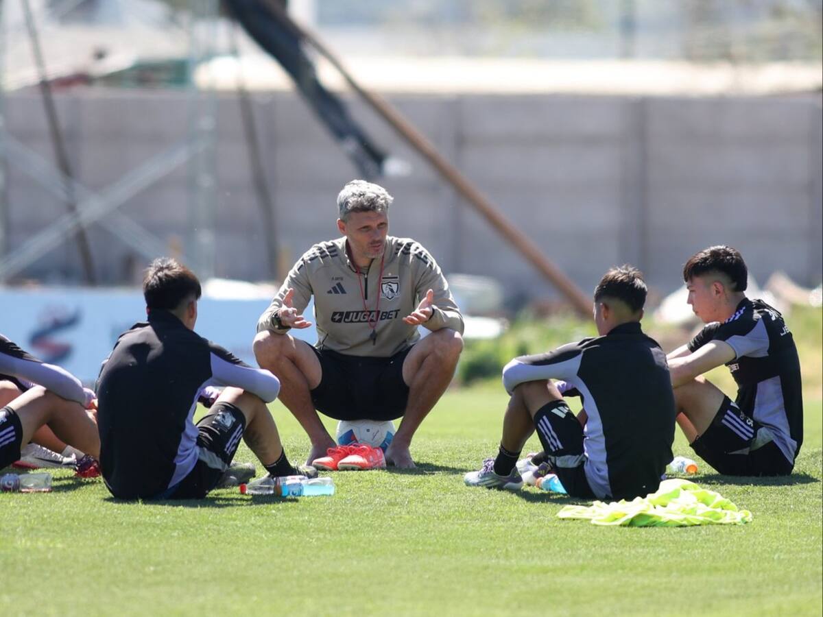 El nuevo talento de Colo Colo que llama la atención de Fernando Ortiz: “Lo vengo siguiendo en su categoría”