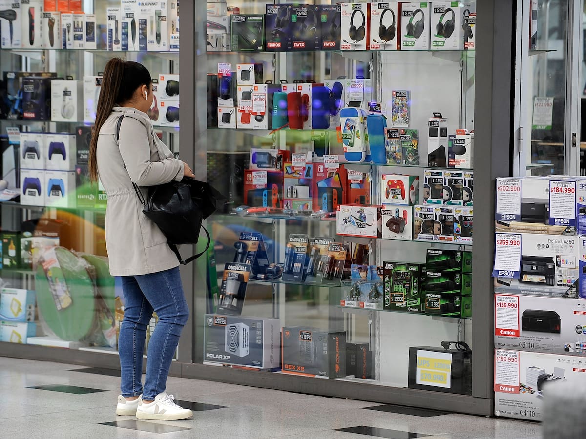 75% de los chilenos afirma que visita malls chinos: esto es lo que compran, según Cadem