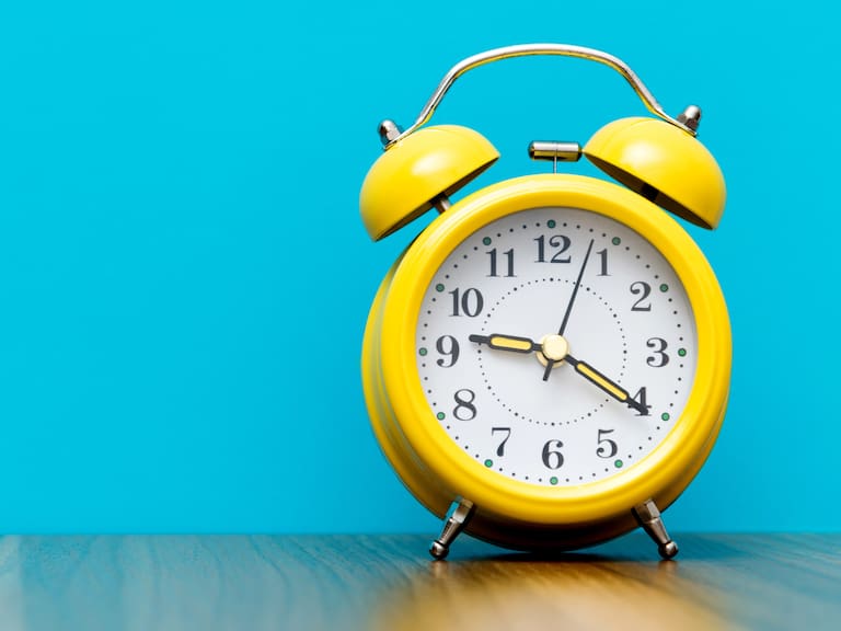 Cambio de hora en Chile 2024: cuándo empieza el nuevo horario de verano y cuáles son los efectos que tendría en el organismo