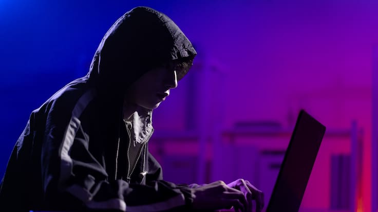 Chile en la mira: aumentan filtraciones y venta de información digital en foros clandestinos tras ola de hackeos