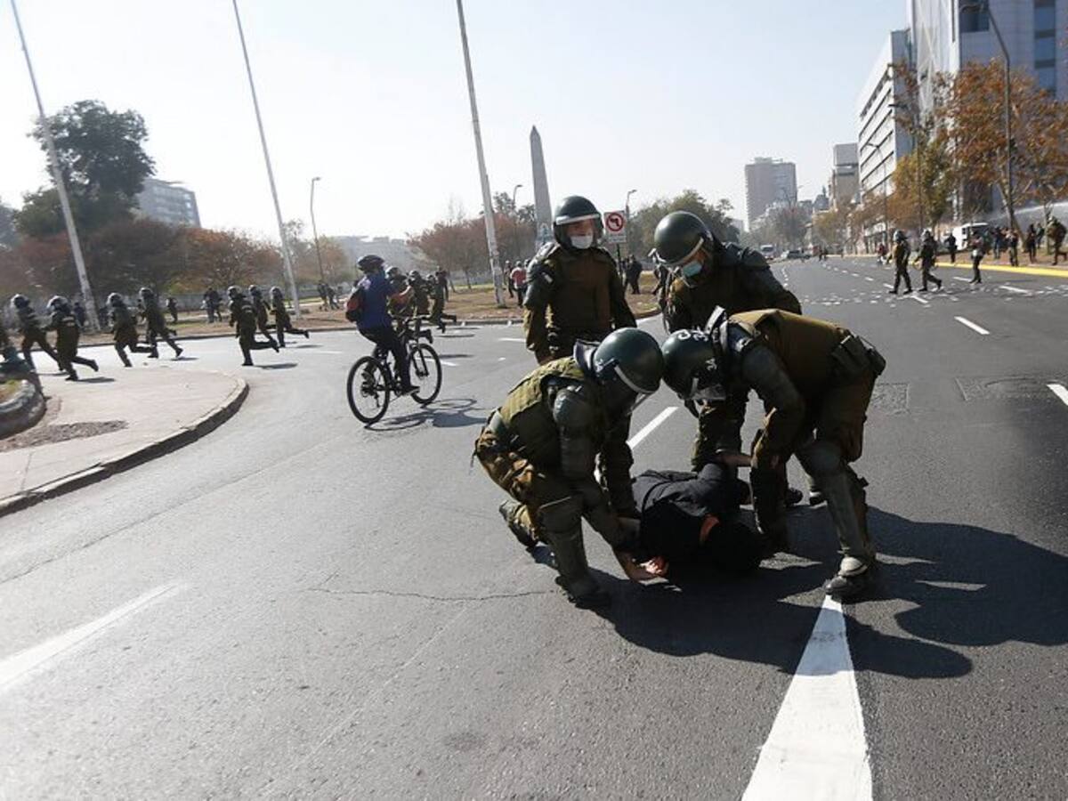 Carabineros confirmó detención de manifestante con Covid-19 positivo en manifestación de Plaza Baquedano